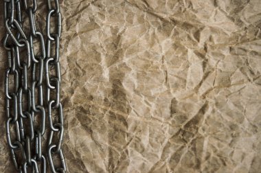 Metal zincirli eski mukavva desen