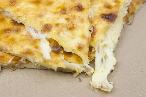 Khachapuri Doğu Geleneksel Yemekleri Fırında Peynirli Tortilla — Stok fotoğraf