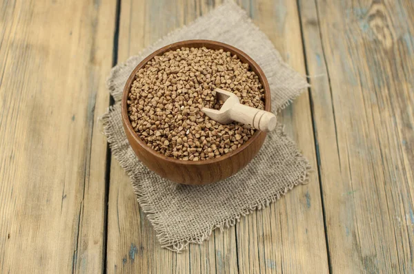 Buckwheats Träskål Träbordet Traditionella Livsmedel — Stockfoto