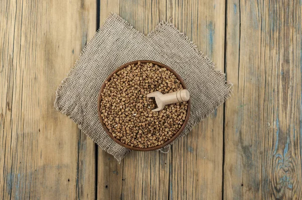 Buckwheats Cuenco Madera Sobre Una Mesa Madera Alimentos Tradicionales — Foto de Stock