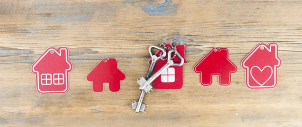 Miniature Houses Vintage Keys Wood Background Real Estate Concept Demand — Stock Photo, Image