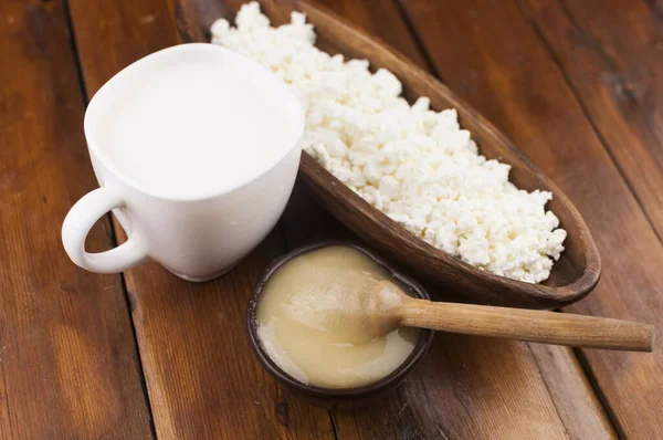 Cottage Cheese Honey Clay Bowl Wooden Background Top View — Stock Photo, Image