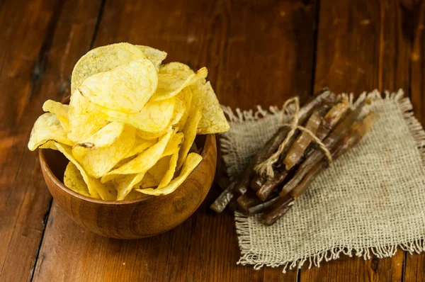 Smoked Fish Potato Chips Wooden Table — Stock Photo, Image