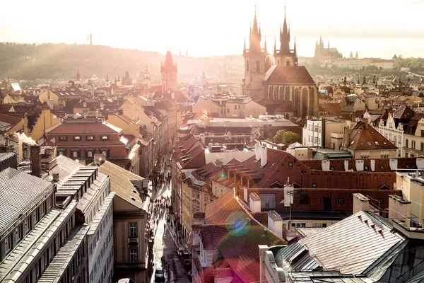 Überblick über das historische Zentrum bei Sonnenuntergang. Prag, Tschechische Republik. — Stockfoto