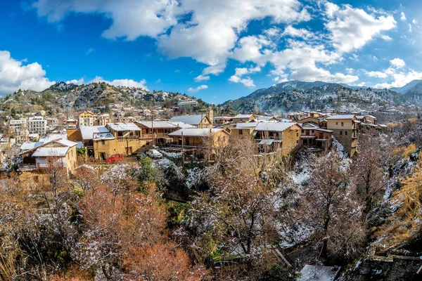 Kakopetria köy içinde kış manzarası. Lefkoşa bölgesi, Kıbrıs. — Stok fotoğraf