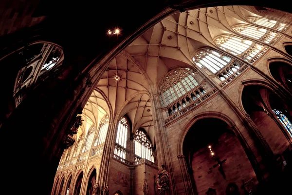 Nave principal da Catedral de São Vito. Praga, República Checa — Fotografia de Stock