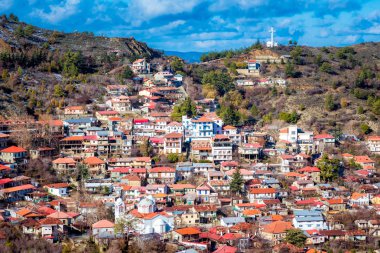 Ünlü dağ Pedoulas köyü. Lefkoşa İlçesi.