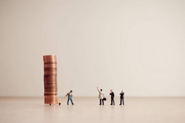 Teslim fonları. İş ve para kavramı