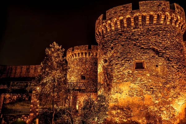 Kalemegdan festning om natten. Beograd, Serbia – stockfoto