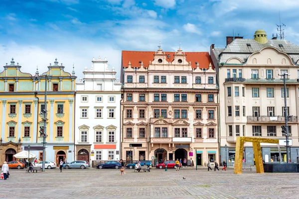 Scena di strada nella piazza principale di Plzen (pilse). Repubblica ceca . — Foto Stock