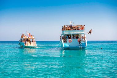 Tarif edilemez insanlar Quebec'libir turist olan atlama Akdeniz mavi yolculuk