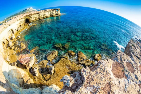 Meereslandschaft in der Nähe von Ayia Napa. Zypern — Stockfoto