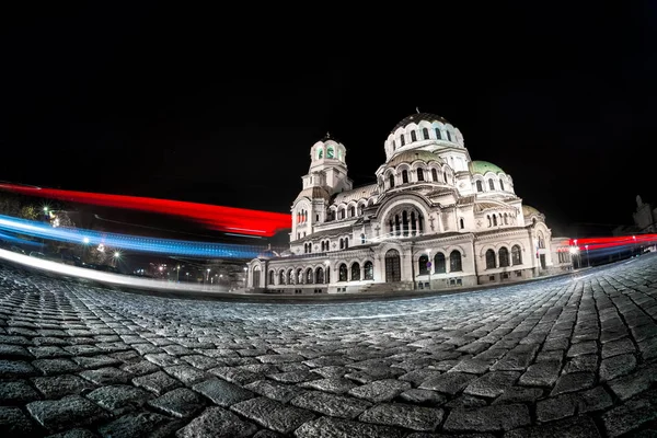 Light trails from cars passing Alexander Nevsky Cathedral. Sofia, Bulgaria. — Stock Photo, Image