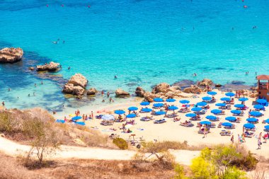 Konnos Bay beach Protaras, Ayia Napa yakınındaki bir bakış. Mağusa bölgesi, Kıbrıs.