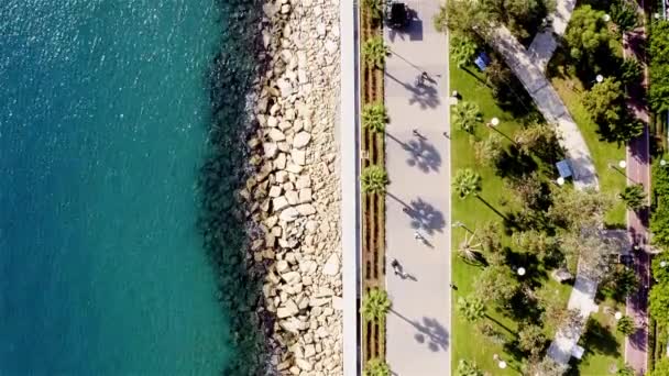 Volando Sobre Callejón Del Paseo Marítimo Zona Los Molos Limassol — Vídeos de Stock