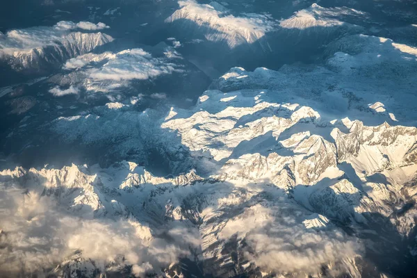 A hófödte Alpok légi rálátása — Stock Fotó