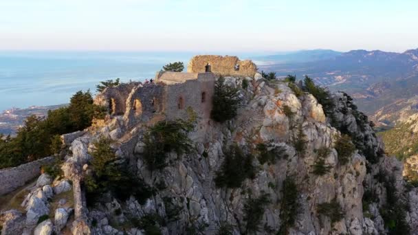 Antenne Der Burg Buffavento Auf Dem Gipfel Des Berges — Stockvideo