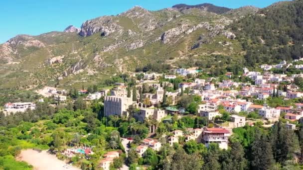贝拉派 中世纪修道院和村庄 塞浦路斯凯里尼亚区 — 图库视频影像
