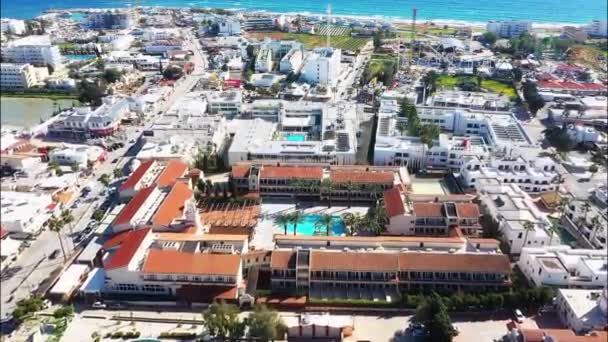 Ayia Napa Chipre Março 2018 Trono Aéreo Filmado Paisagem Urbana — Vídeo de Stock