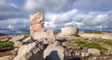 Amathus antik şehrinin kalıntıları. Limasol, Kıbrıs. Zaman atlamalı görüntüler