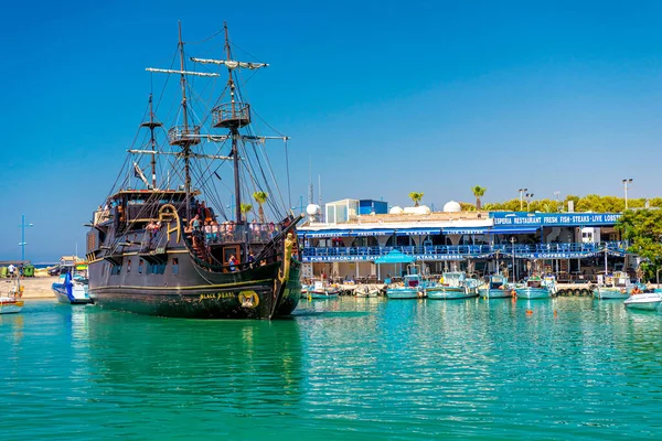 Ayia Napa Cyprus 2018年8月8日 Ayia Napa港の観光客の 海賊船 — ストック写真