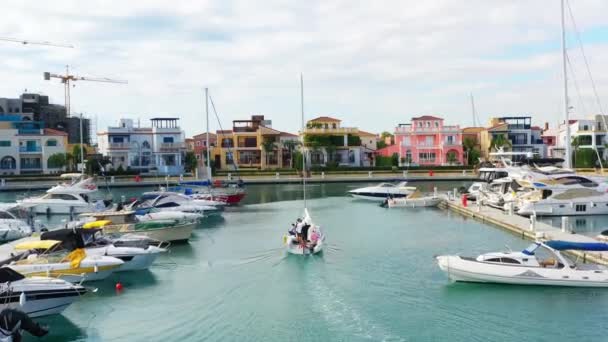 Limassol Cyprus December 2019 Yach Leaves Harbour Limassol Marina — 비디오
