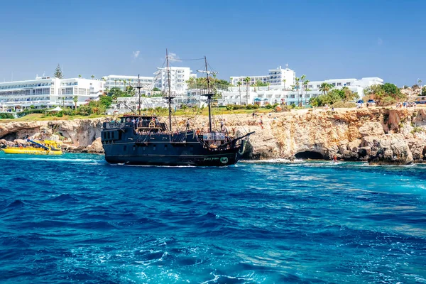 Ayia Napa Cyprus 2019年8月10日 黒真珠 観光の日クルーズ船 — ストック写真