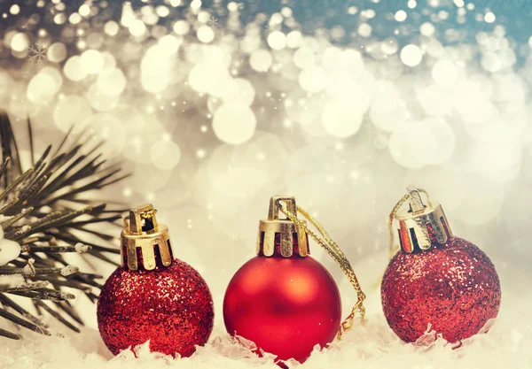 Vánoční pozadí s červenou dekorací — Stock fotografie