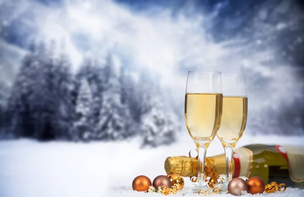 Champagne sur fond d'hiver — Photo