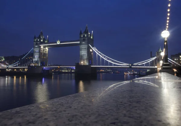 Tower Bridge w nocy, Londyn, Wielka Brytania — Zdjęcie stockowe