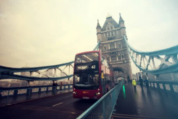 Wazige achtergrond van Tower Bridge verkeer — Stockfoto