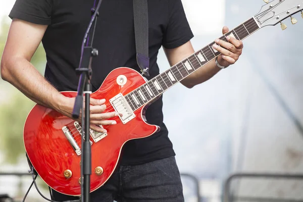 Musicista sul palco — Foto Stock