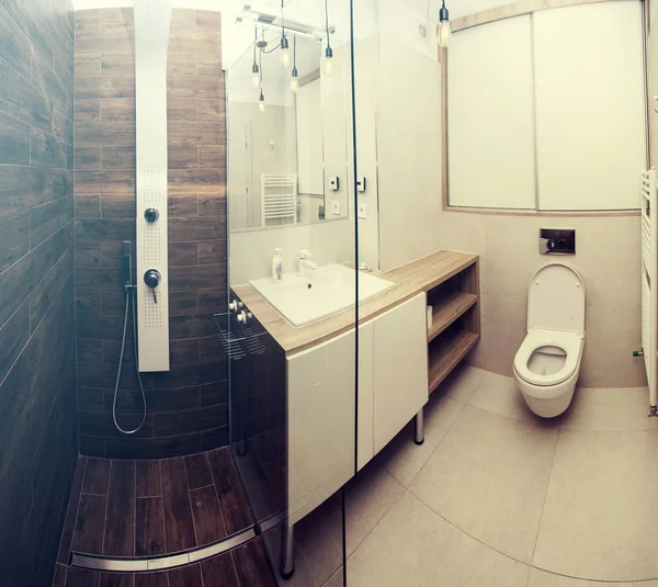 Interiér nového bytu, moderní koupelna se sprchou — Stock fotografie
