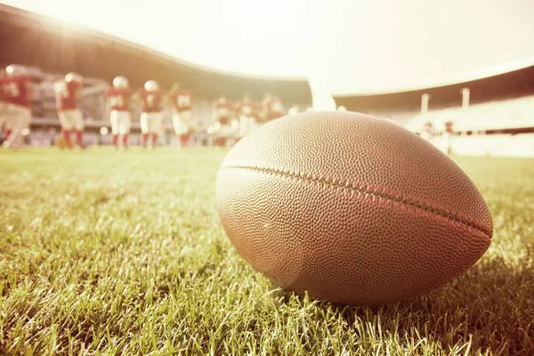 Primo piano di un football americano — Foto Stock