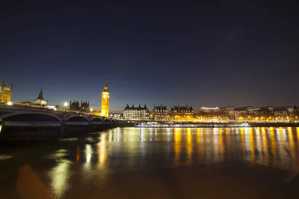 Big Ben y la Cámara del Parlamento en la Noche, Londres, Reino Unido — Foto de Stock