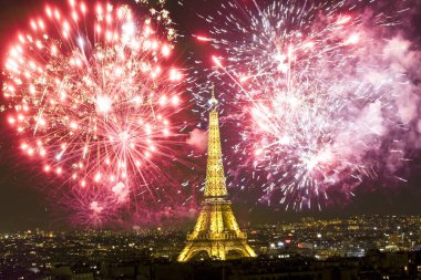 Yılbaşı Paris kutluyor
