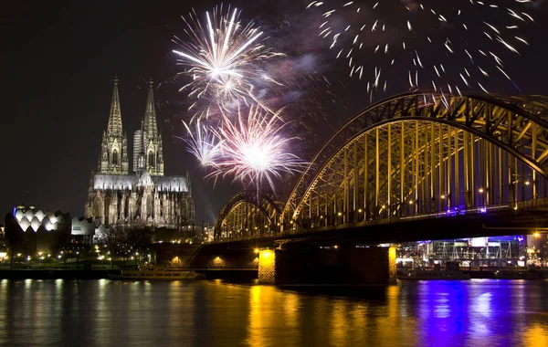Ünnepli az új év Kölnben — Stock Fotó