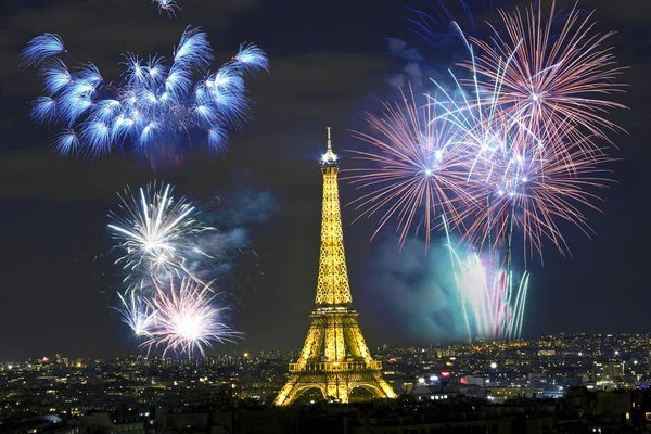 Slaví Nový rok v Paříži — Stock fotografie