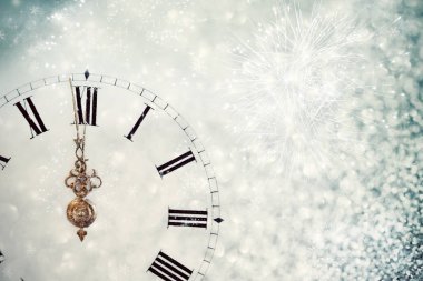 Saat gece yarısına yakın ile arka plan