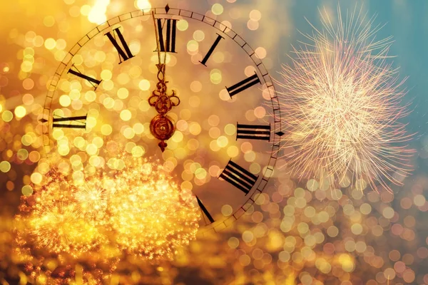 Doze horas - véspera de Ano Novo — Fotografia de Stock