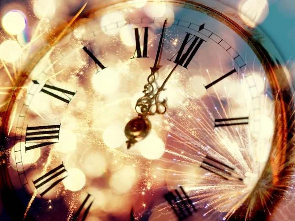 Twelve o'clock - new year's eve — Stock Photo, Image