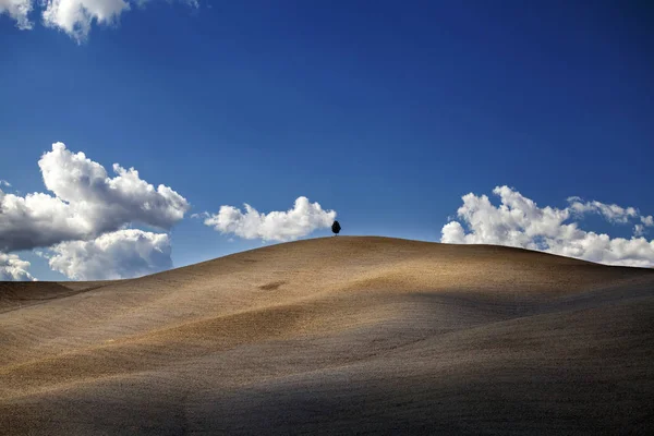 Toskánsko - krajina panorama, kopce a pastviny — Stock fotografie