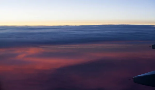 Восход солнца над облаками — стоковое фото