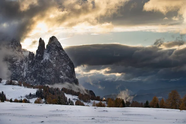 Alpe di Siusi på vintern, Dolomit, Italien — Stockfoto