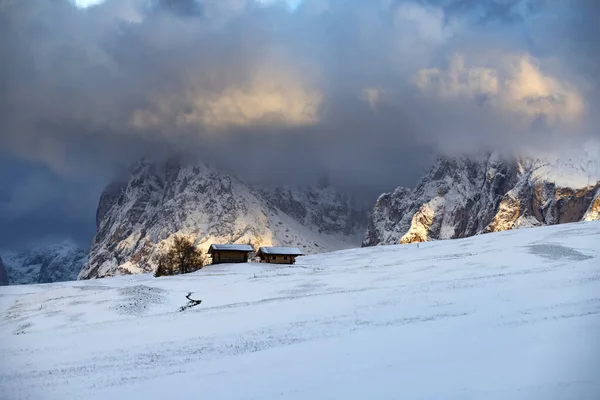 Альпе-ди-Сюси зимой — стоковое фото