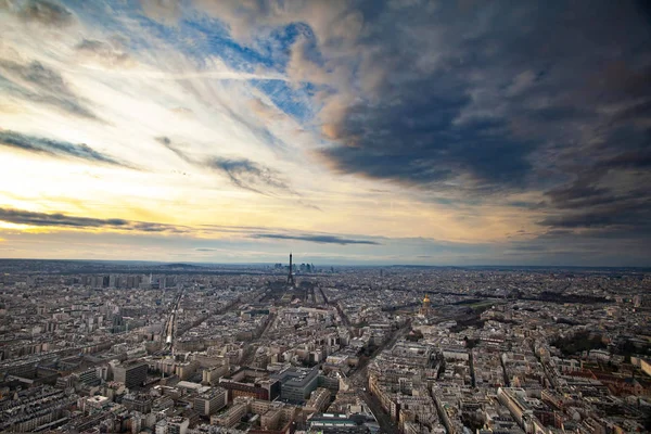 Romantisk destination - Eiffeltornet, Paris, Frankrike — Stockfoto