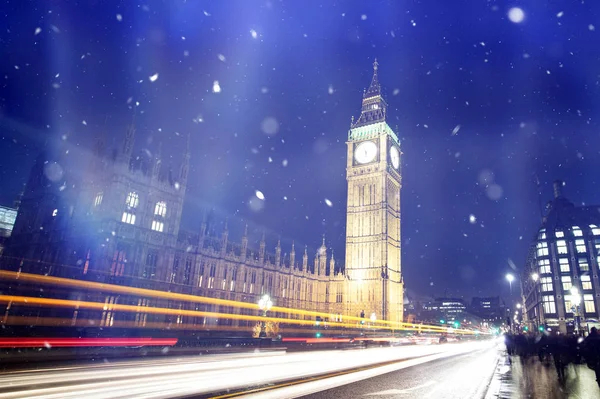 Sníh v Londýně v zimě. — Stock fotografie