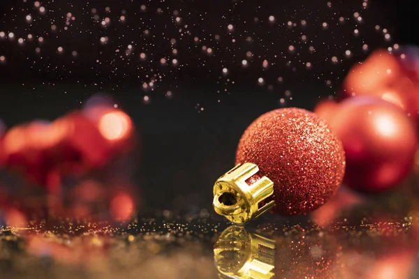 Sparkling Christmas background with red Christmas balls — Stock Photo, Image