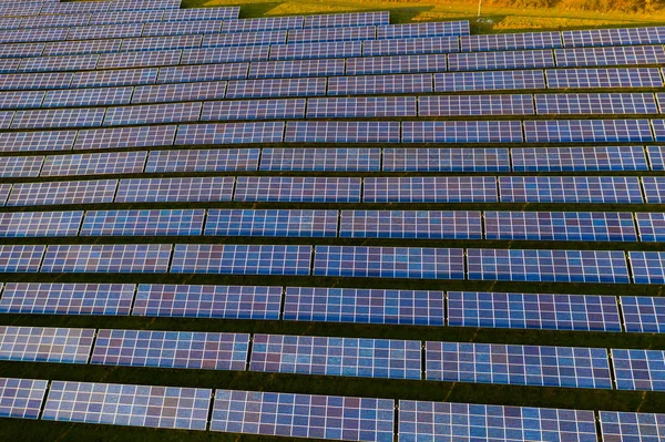 太阳能电池板-无人机视图 — 图库照片
