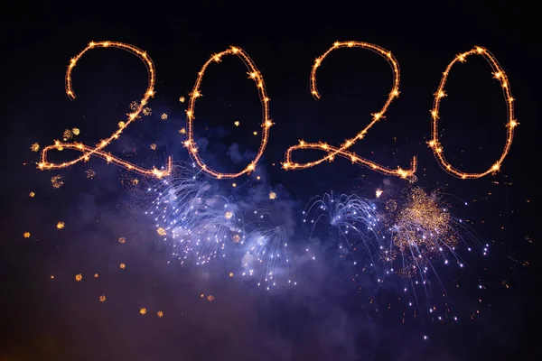 Bonne année 2020 ! Texte élégant en or des lumières scintillantes . — Photo